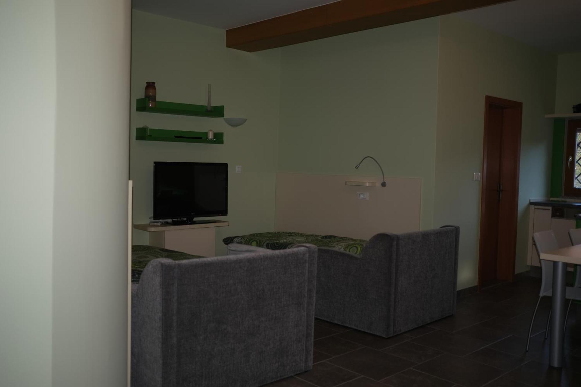 Pocitniska Hisa Pri Kustrcu Apartment Grahovo ob Baci Екстериор снимка